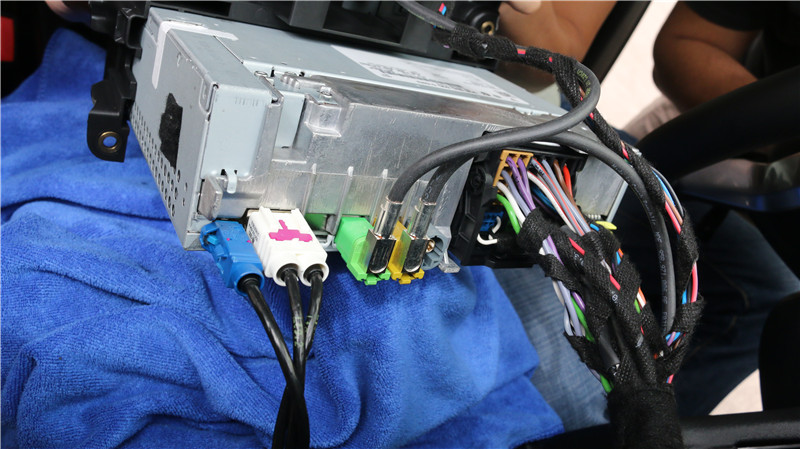 新款保时捷macan导航主机在哪里,2019保时捷macan触摸屏导航功能