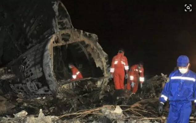 1949年的震惊全世界的事件,2002年轰动全球的空难完整版