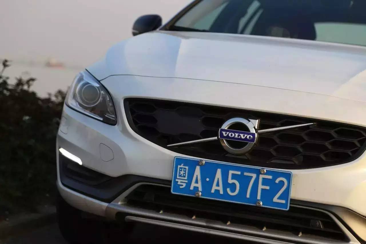 进口沃尔沃v60新款试驾,沃尔沃v60深度试驾