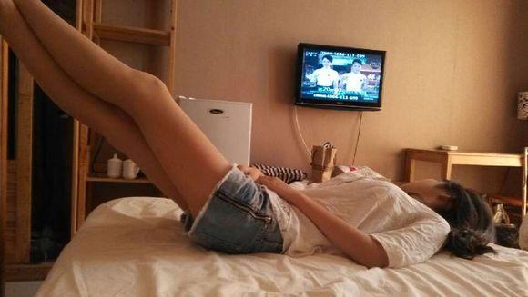 如果发现老妈背叛了爸怎么办,回家拿文件撞见出轨