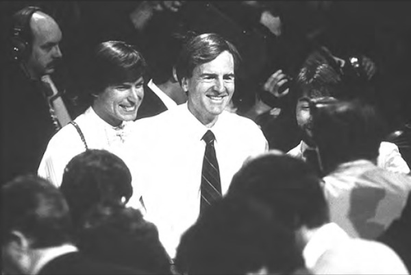 史蒂夫乔布斯真实生平,史蒂夫·乔布斯生平的伟大事迹