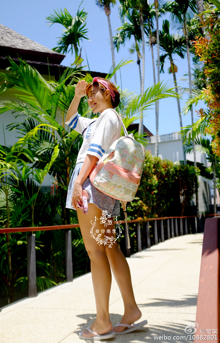 把名牌包包扔掉,杂牌包包扔掉