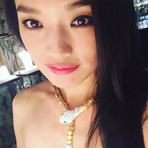 秋冬显白橘调口红,最新款色号口红女神必备