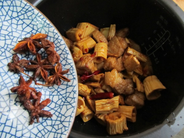 牛肉的家常做法,笋干烧肉的家常做法