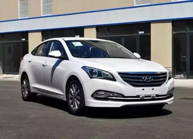 现代名图2021款试驾视频,现代名图和伊兰特哪个值得买