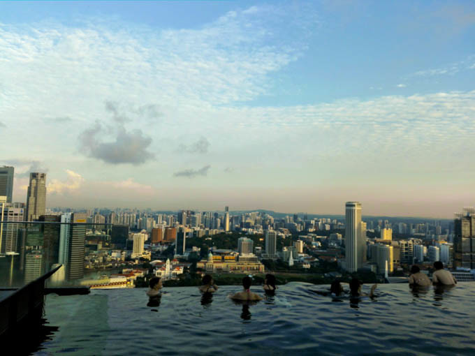 去新加坡,如果你有预算,建议至少去金沙酒店住一晚