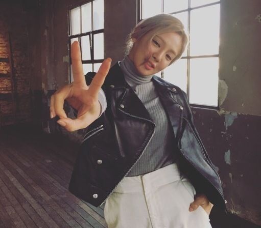 同学聚会穿啥显得年轻,冬天男朋友同学聚会穿什么衣服