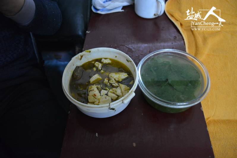 盐城人的一天第28期老盐城浴室搓背工——武兆华的搓背人生