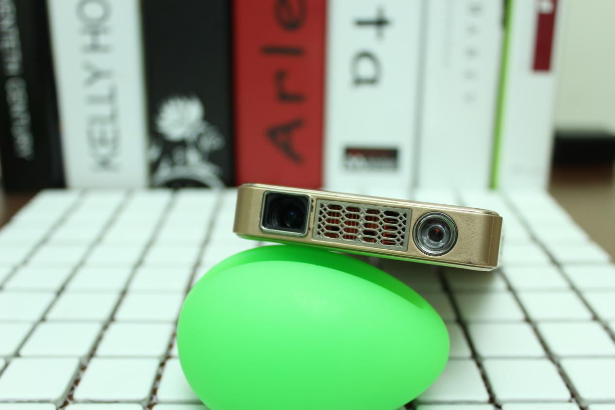 客厅观影革命，神画小媚评测体验