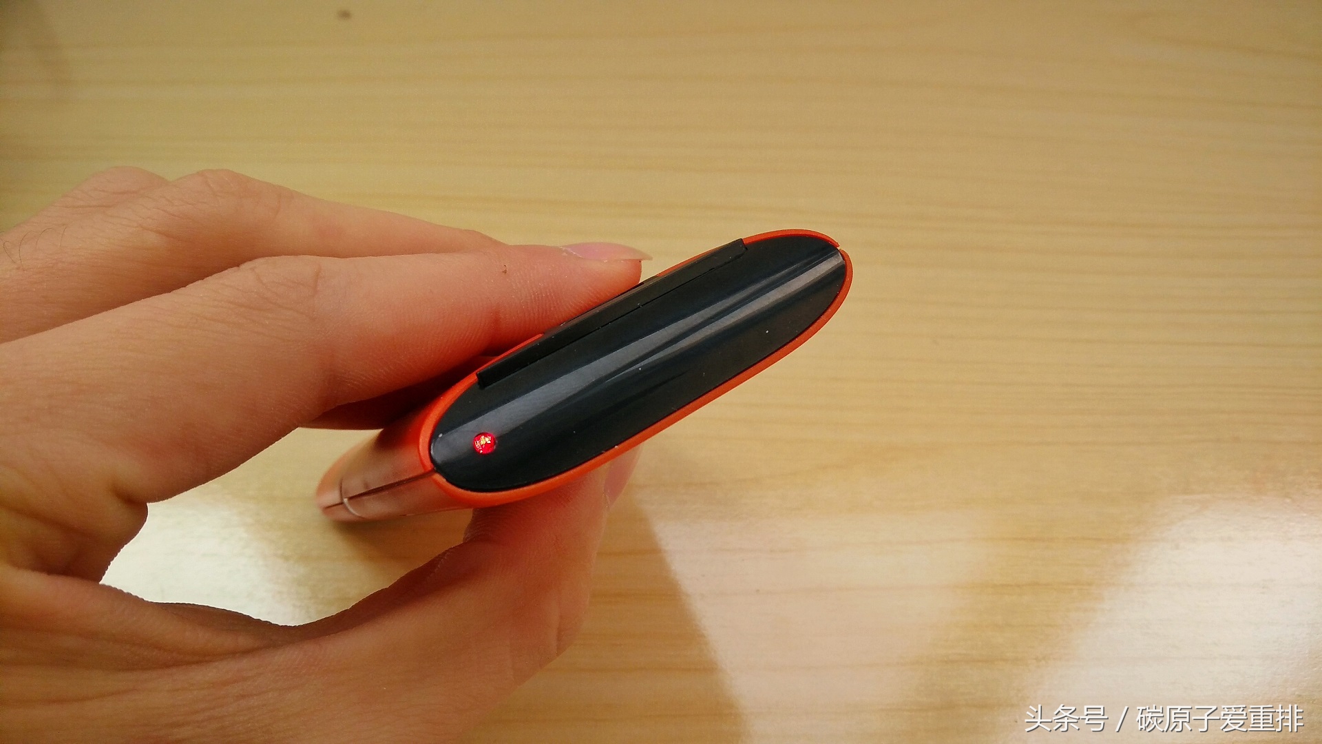 科技感十足的鼠标,谁能拒绝这么炫酷的鼠标啊