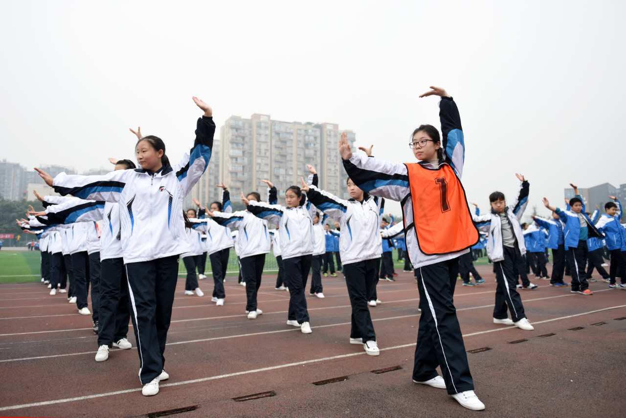 三年铸一剑今朝气宇轩—棠外通过阳光体育示范学校复查验收