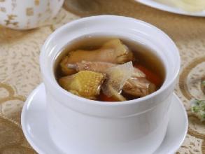 怀孕能喝鸽子汤怎么炖最营养,怀孕早期可以黑豆芝麻炖鸽子汤吗