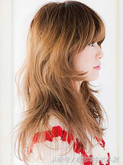 中长烫发怎么扎简单好看减龄,最火减龄发型烫发中长