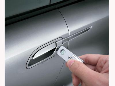 小朋友被静电电到,夏天一碰孩子就静电怎么办