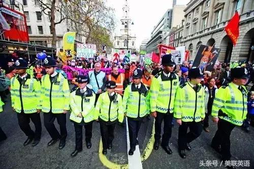 公务员铁饭碗现象,国外公务员有前途吗