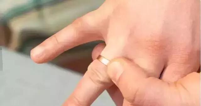 凡士林改善干燥,凡士林缓解肌肤干燥