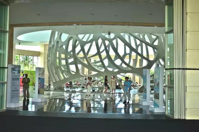 杨幂刘恺威最新一期从酒店出来,杨幂刘恺威法国巴黎定情之作