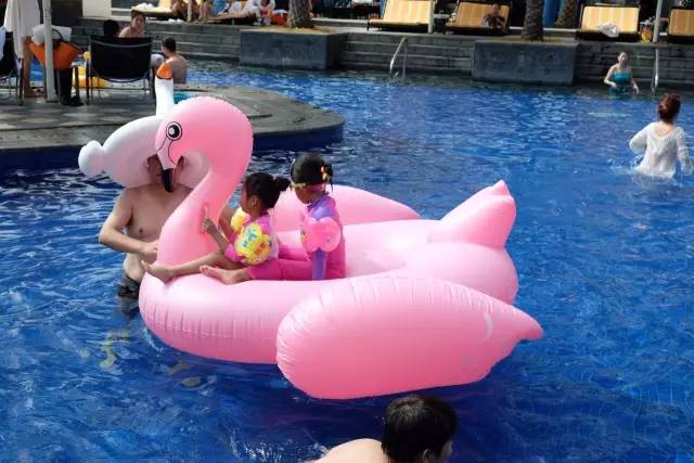 杨幂刘恺威最新一期从酒店出来,杨幂刘恺威法国巴黎定情之作