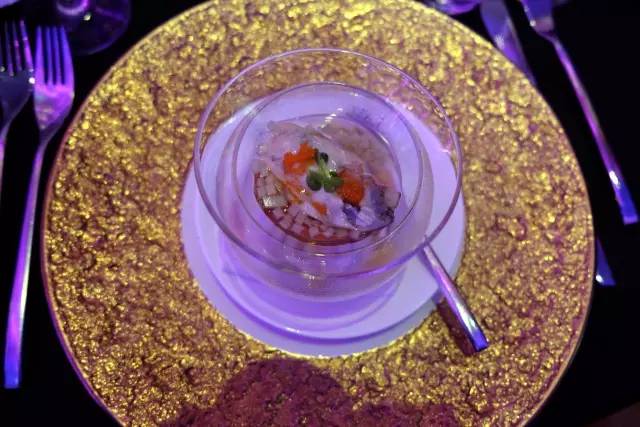 杨幂刘恺威最新一期从酒店出来,杨幂刘恺威法国巴黎定情之作