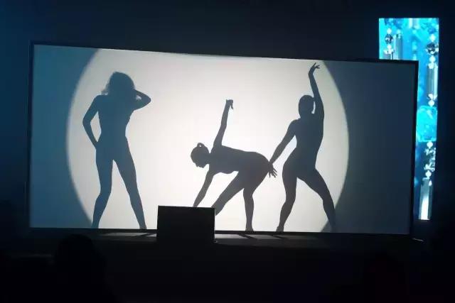 杨幂刘恺威最新一期从酒店出来,杨幂刘恺威法国巴黎定情之作