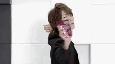 出现在辣眼睛广告里的他们，请告诉我这不是我的爱豆