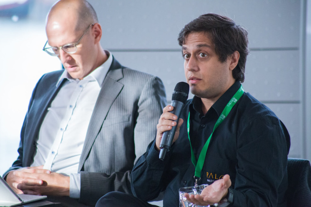 讨论机器人护理，伦理以及未来教育的问题