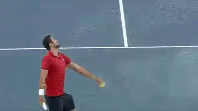 老湿机爱搞笑gif图：教大家如何把一个鸡蛋放到瓶子里