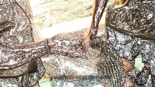 老湿机爱搞笑gif图：教大家如何把一个鸡蛋放到瓶子里