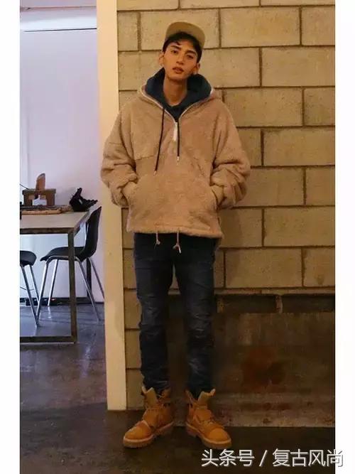 连帽卫衣今年很流行,长款连帽卫衣怎么穿才好看
