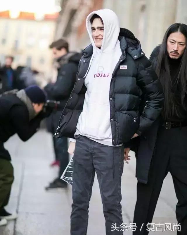 连帽卫衣今年很流行,长款连帽卫衣怎么穿才好看