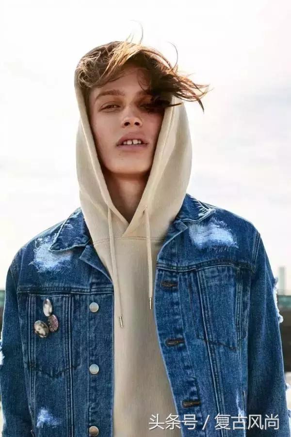 连帽卫衣今年很流行,长款连帽卫衣怎么穿才好看