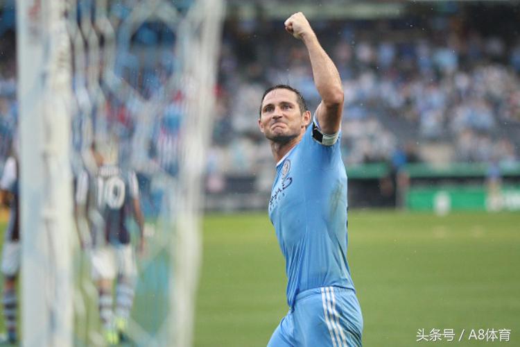 足坛最有钱运动员第一名,足坛十大最贵球员