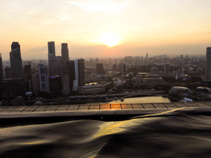 去新加坡,如果你有预算,建议至少去金沙酒店住一晚