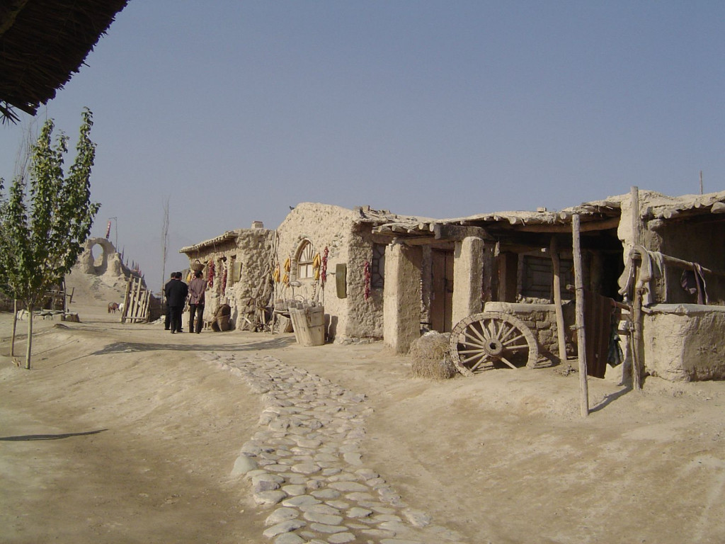 西夏帝王陵墓为何从不长草也不落,西夏王陵东方金字塔