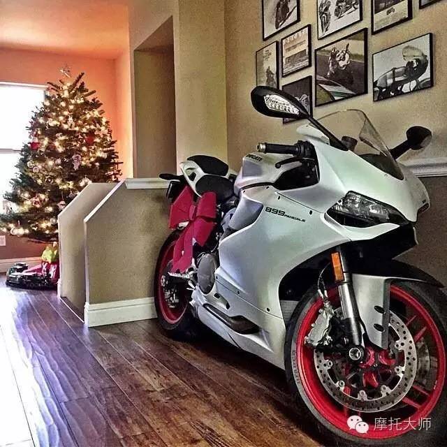 女生都喜欢杜卡迪吗,现实中遇见杜卡迪