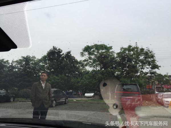 哈弗h2前挡风玻璃内贴的膜,哈弗h2白车身贴膜黑顶