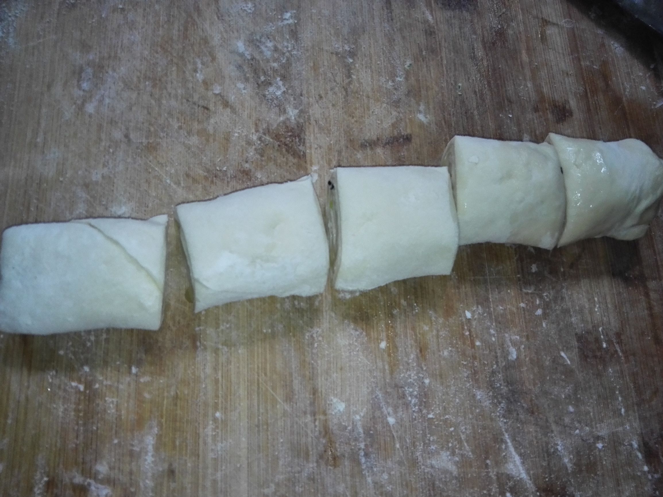 今天蒸了一锅馒头,把老公的一瓶辣酱都吃完了