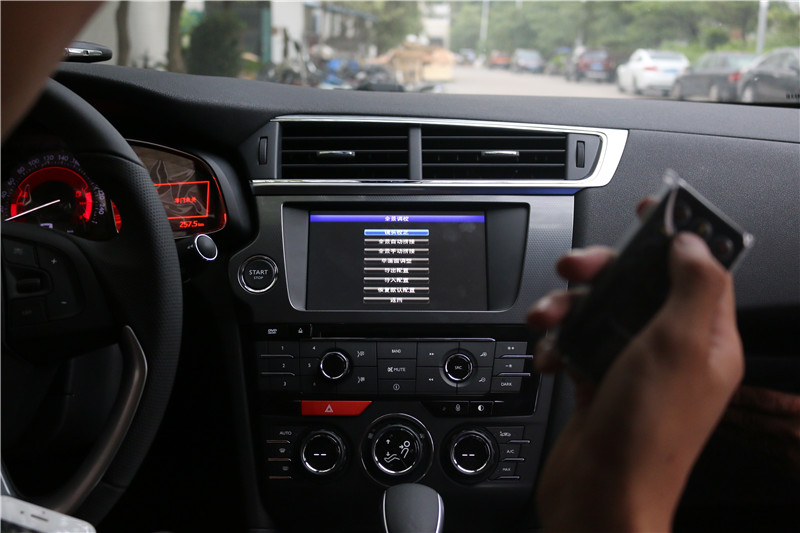 标致ds6怎么样,标致ds6倒车影像