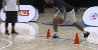 地球最强1米75？小托马斯的钻人缝绝技，谁用谁知道！