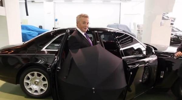 劳斯莱斯有多少把雨伞,一个劳斯莱斯车标值多少钱