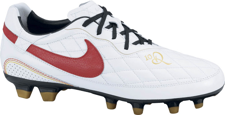 罗纳尔迪尼奥金球奖颁奖视频,罗纳尔迪尼奥冠军奖杯