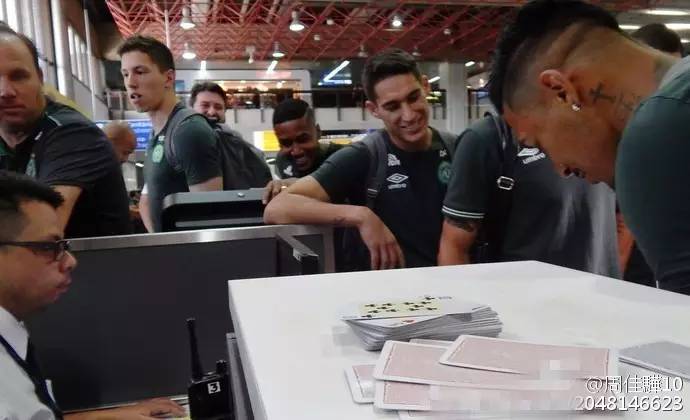 1949年的震惊全世界的事件,2002年轰动全球的空难完整版