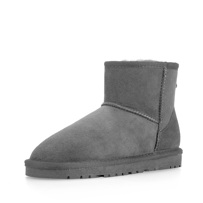 洋气雪地靴女显脚小,年轻人穿的雪地靴好看时尚