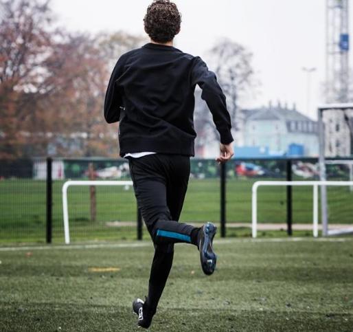 夏天下午踢球注意什么,冬天足球踢球注意事项