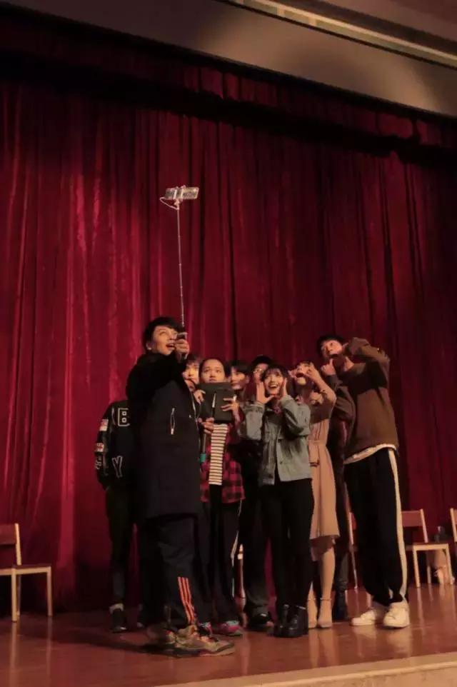 吃饭时直播,睡觉时赶路,《微能力者》校园宣传使出微能力!