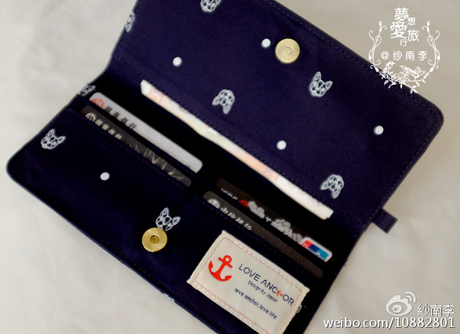 把名牌包包扔掉,杂牌包包扔掉