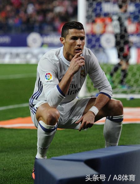 足坛最有钱运动员第一名,足坛十大最贵球员