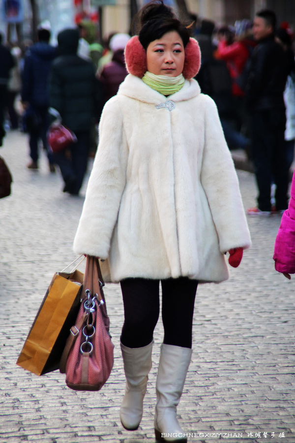哈尔滨本地人冬天穿什么衣服,哈尔滨人冬天都穿啥保暖