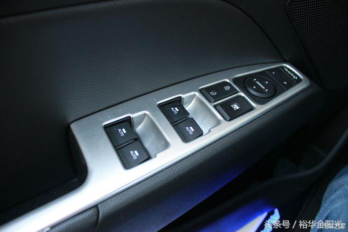 领动豪华版功能介绍,领动内饰改动