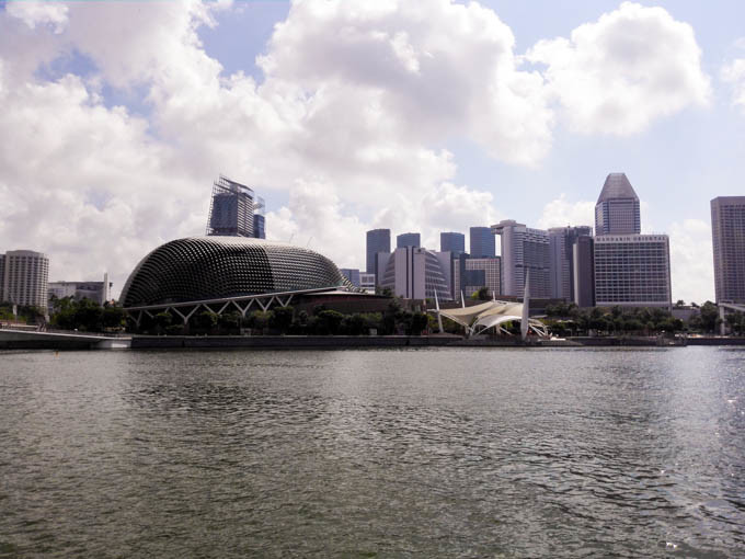 去新加坡,如果你有预算,建议至少去金沙酒店住一晚